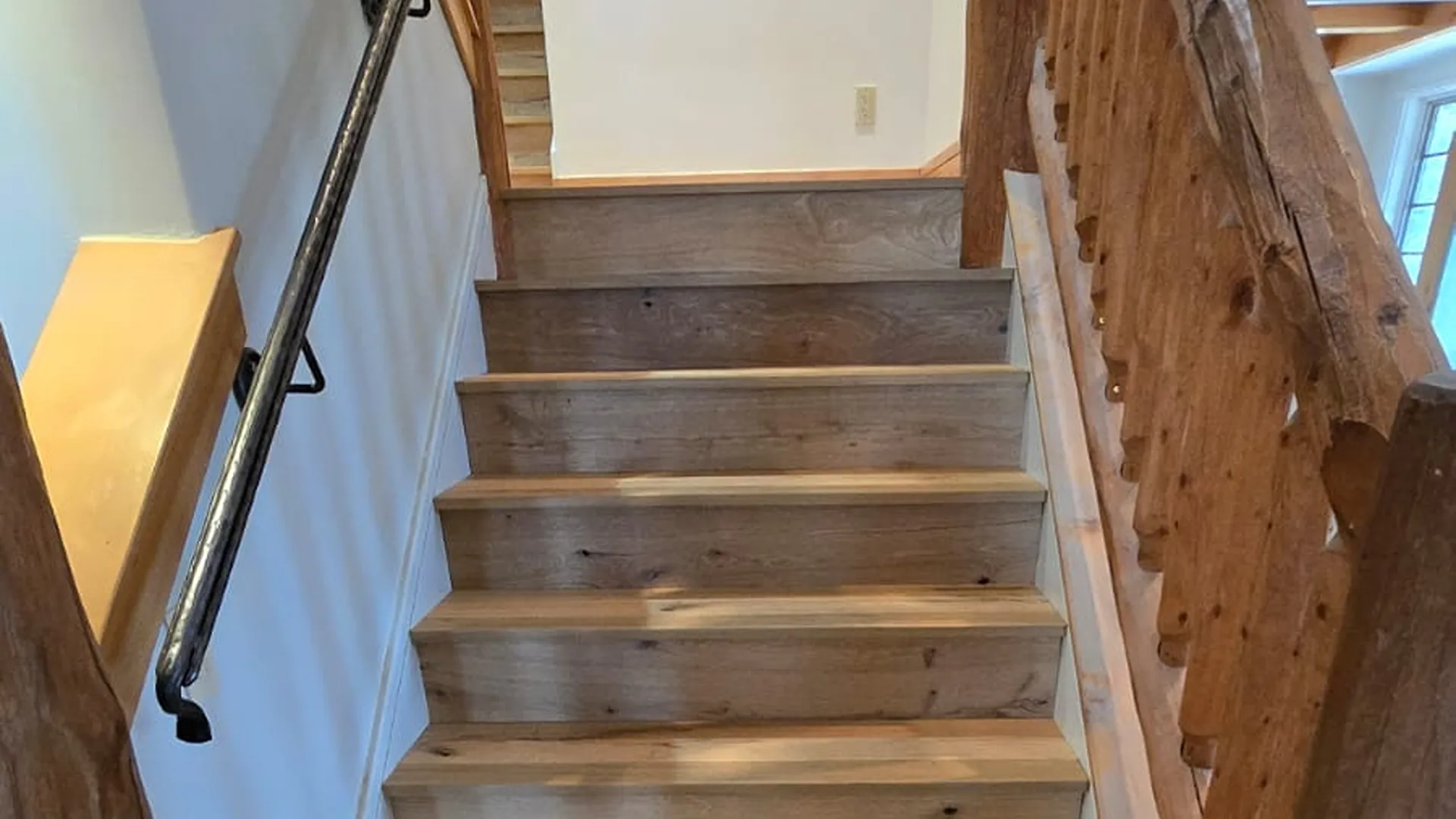Hardwood staircase & wood banister in Edwards, CO 